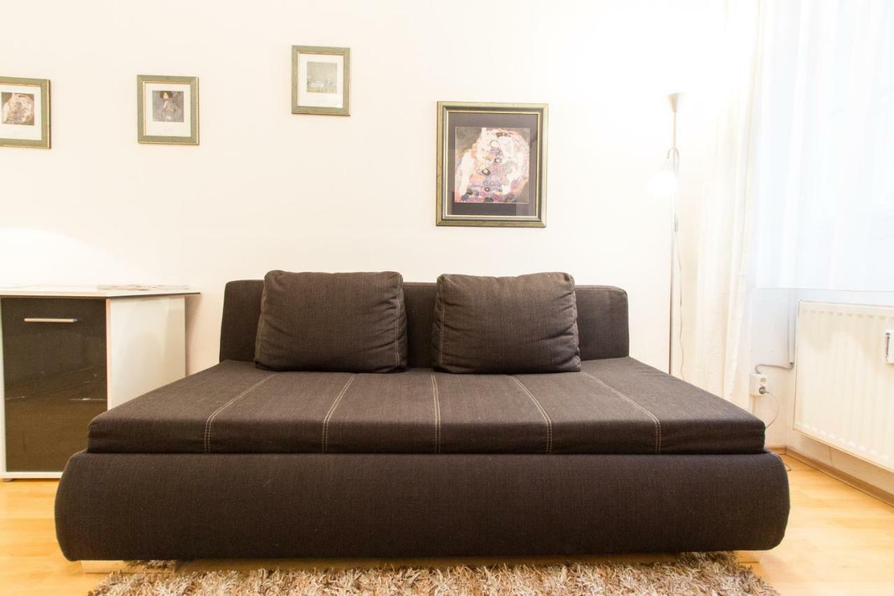 Meidling Apartment